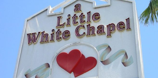ラスベガスドライブスルーウェディング A Little White Wedding Chapelのウエディングフォトプランならラスベガス挙式専門旅行会社名古屋のグラージュで費用・予算・お見積もり