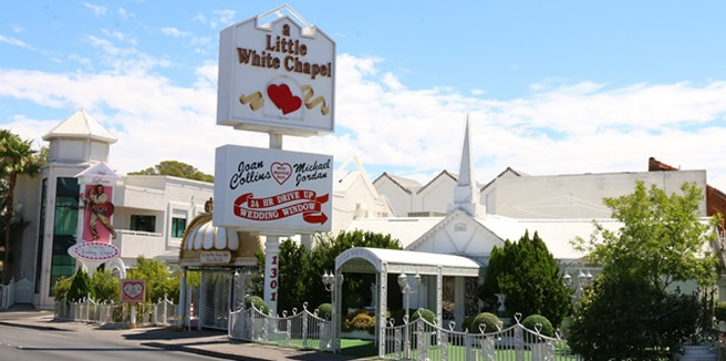 ラスベガスドライブスルーウェディング A Little White Wedding Chapelのウエディングフォトプランならラスベガス挙式専門旅行会社名古屋のグラージュで費用・予算・お見積もり