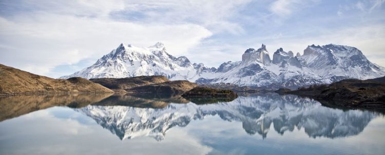 ハイキング＆トレッキングがコーディーネーター付きで無料で楽しめる旅。グラマラスヴォヤージュお勧め、地球の裏側の南米大陸の最南端にパタゴニアの広大な大地がある。フィッツ・ロイがシンボルマークのアウトドアメーカーあの「パタゴニア」運営する地球の最果てホテル「エクスプローラ・パタゴニア」Explora Patagoniaに泊まる旅、パタゴニア旅行の行き方,予算,費用は無料見積もりに自信の名古屋のオーダーメイド専門旅行会社グラージュへ