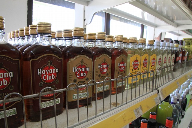 ラム酒と言えばハバナクラブがキューバ唯一のメーカー