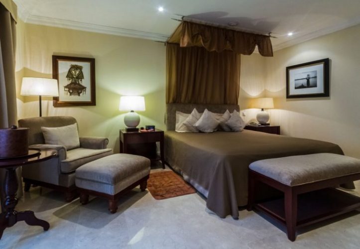 ハバナ市内で最も清潔でゆったりとしたサラトガホテルの部屋