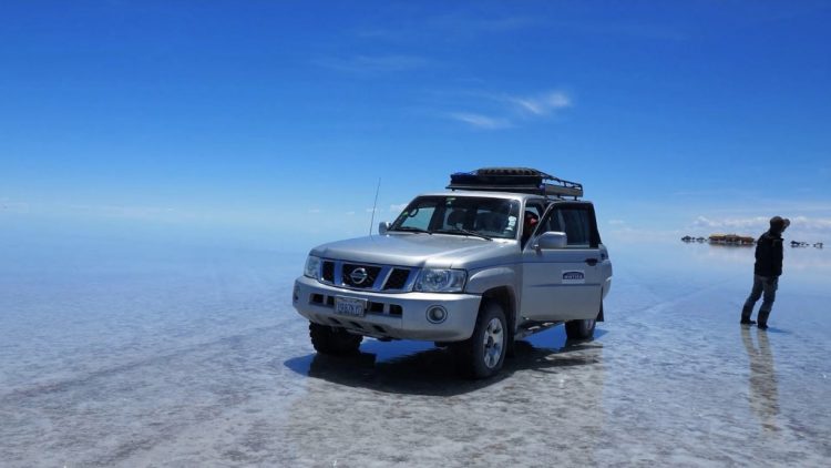 ウユニ塩湖を独り旅、日本語ガイドで安心ひとり旅
