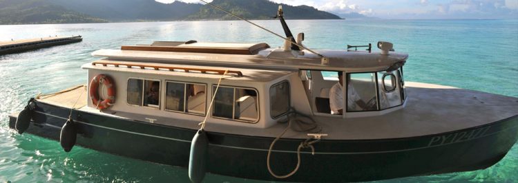 タハア島からル タハア アイランド リゾート＆スパへの専用ボート