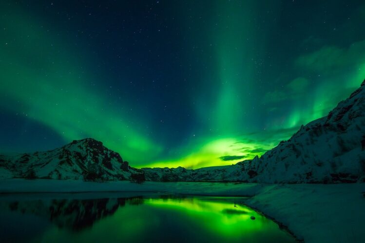 アイスランドをレンタカーでぐるっと周遊し地球創生の大自然を感じる11日間
