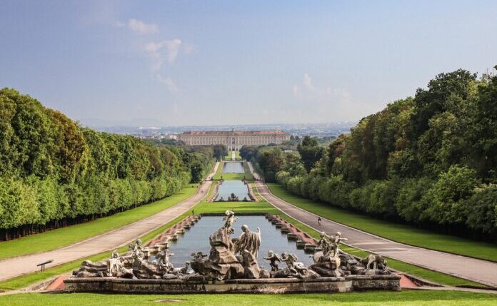 ナポリ近郊のガゼルタ宮殿。