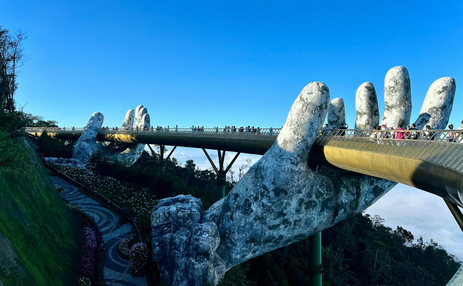 神の手、ダナン・バーナーヒルズ（ゴールデンブリッジ）