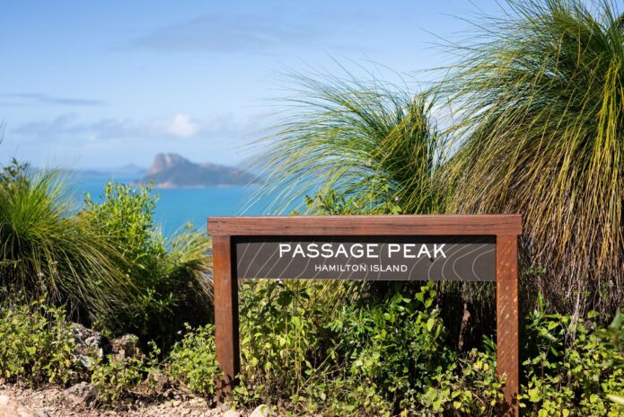 ホワイトヘブンビーチの遠景が美しいパッサージピーク。