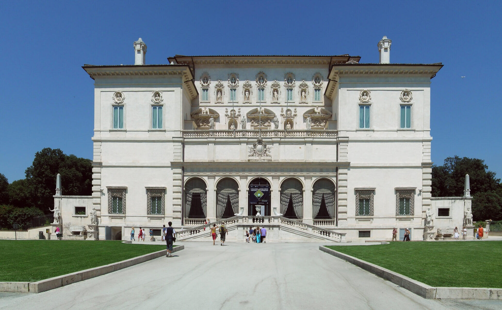 メディチ家ゆかりのボルゲーゼ博物館と公園。