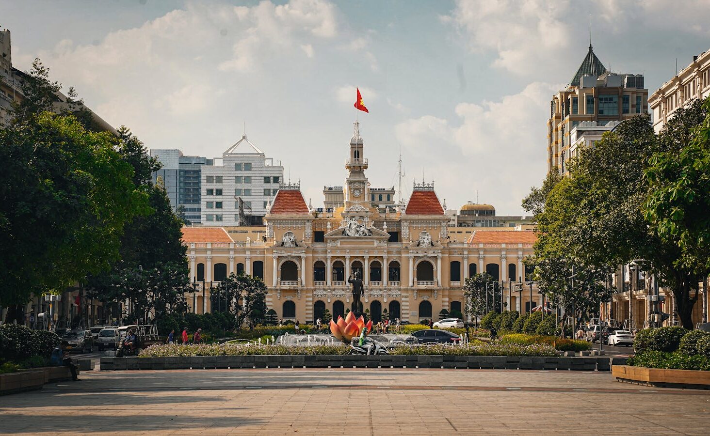 ホーチミン（旧サイゴン）はベトナム最大の経済都市。