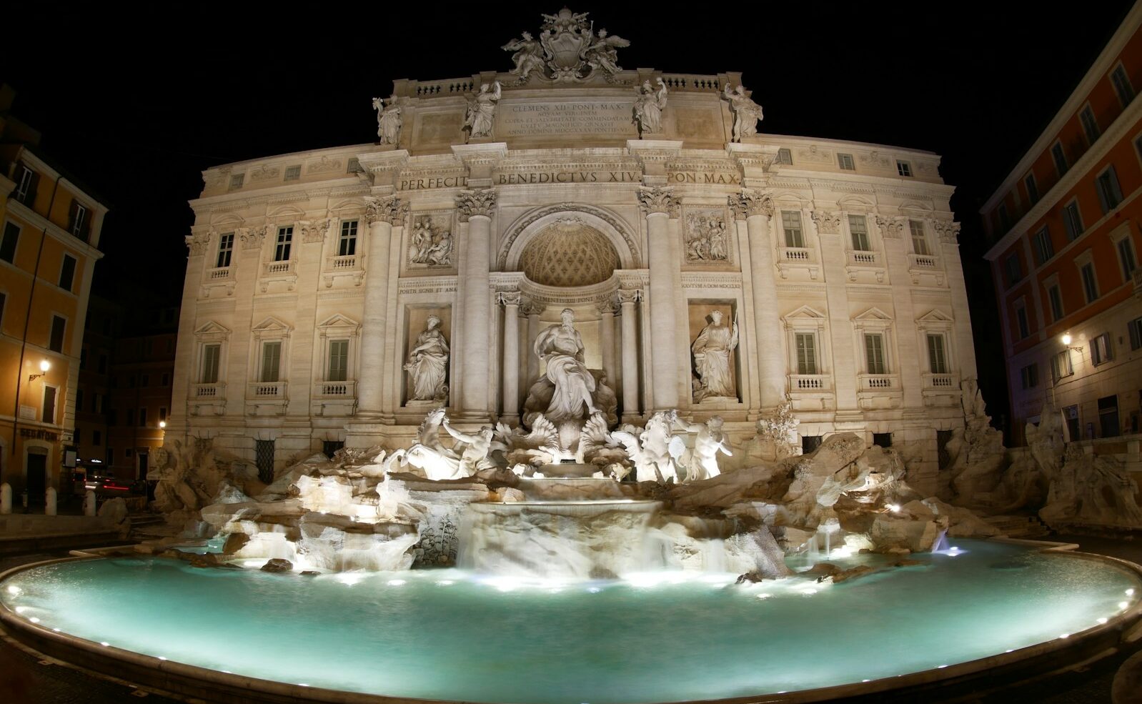 ライトアップされたﾄレヴィの泉