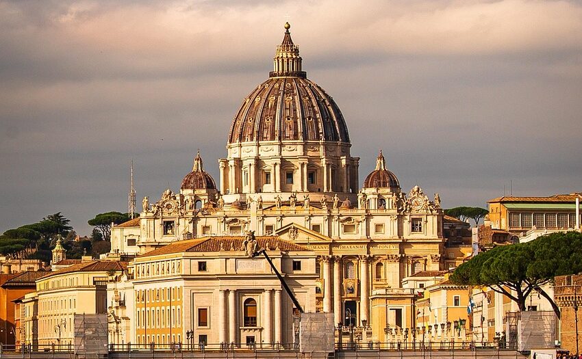 サン・ピエトロ大聖堂は、バチカン市国にあるカトリック教会の総本山