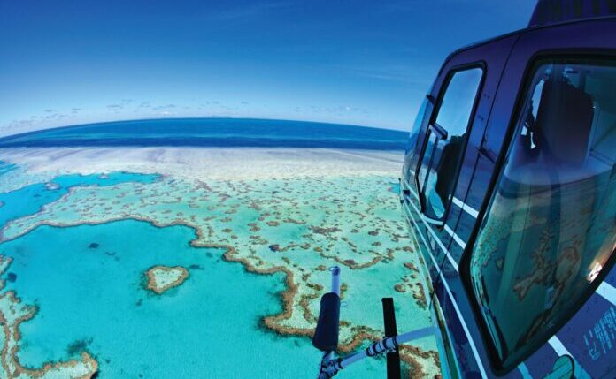 ヘリコプター上空からのハートリーフ。