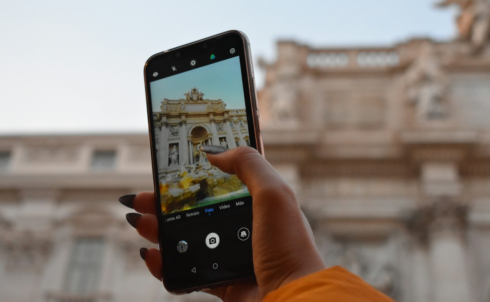 トレヴィの泉をインスタ投稿！