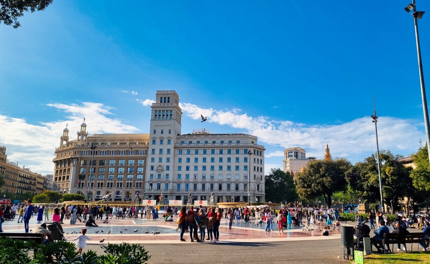 カタルーニャ広場駅