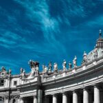 バチカン市国は、ローマ観光の中心的なスポット